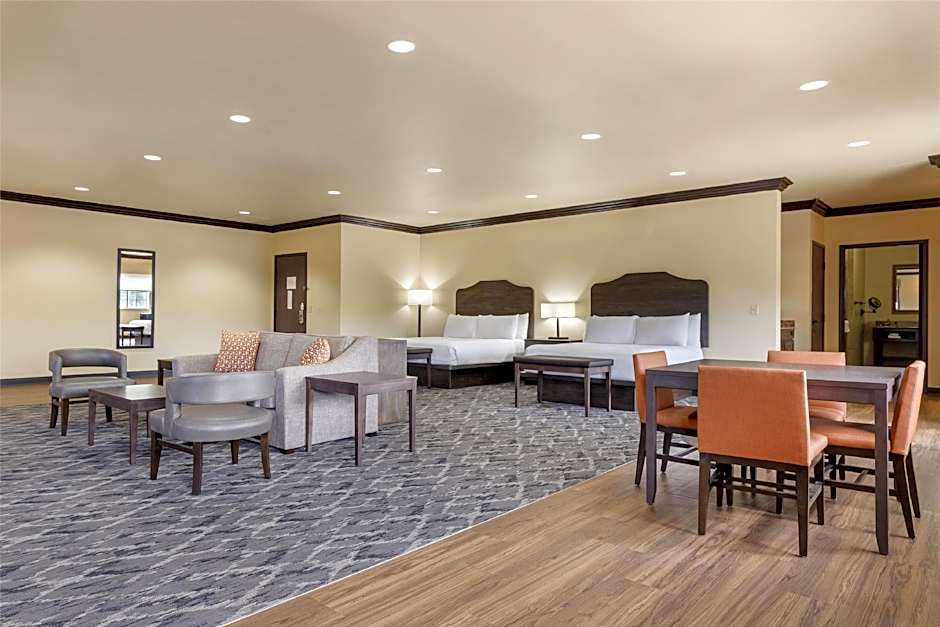 Best Western Plus Cimarron Hotel & Suites