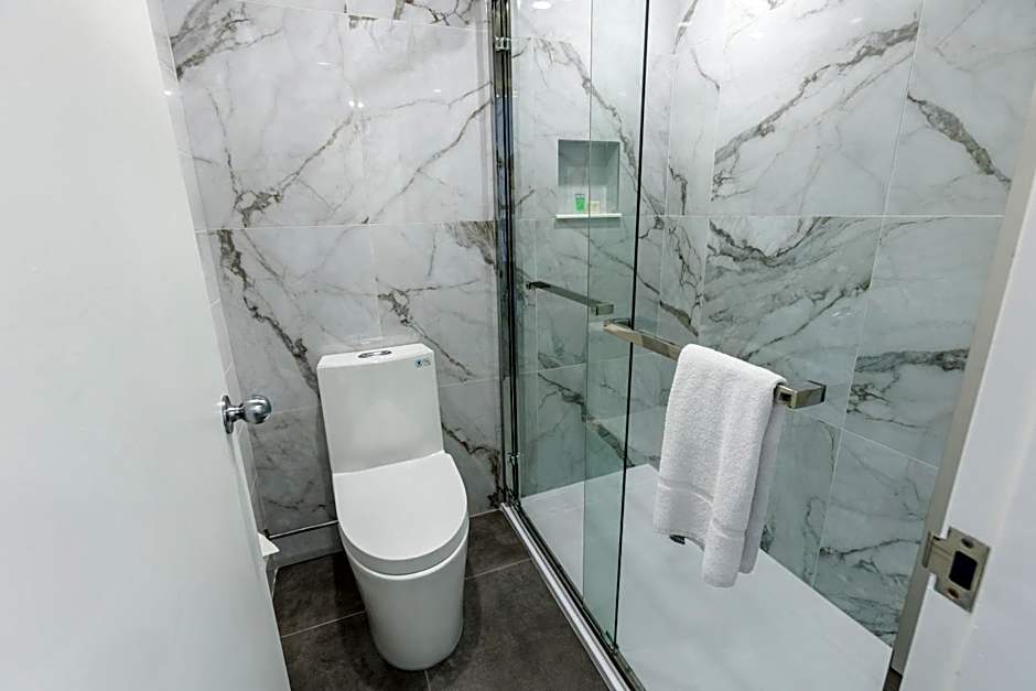 Travelodge Hotel & Convention Center by Wyndham Quebec City