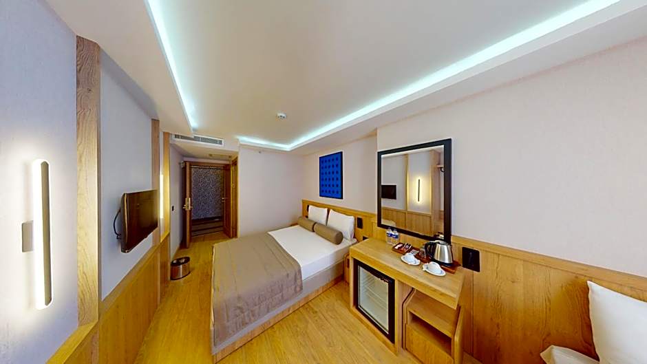 Istanbul River Hotel