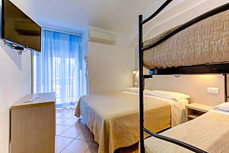 Economy Quadruple Room