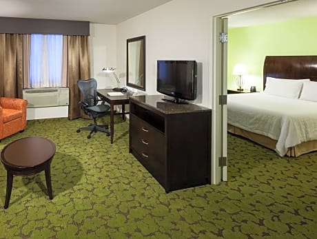 1 King 1 Bedroom Mobility Hearing Accessible Roll In Shower