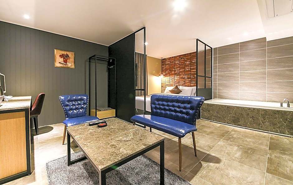 Docking Hotel