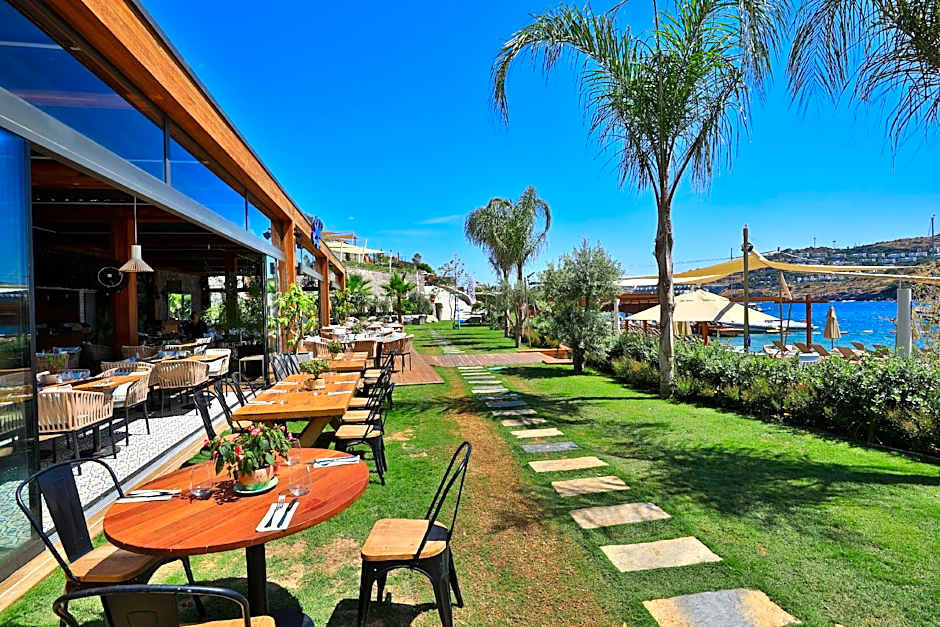 Mare Deluxe Residences  & Villas