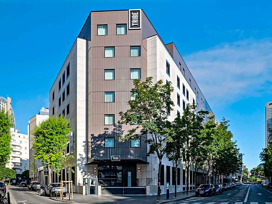 Tribe Paris La Defense Esplanade