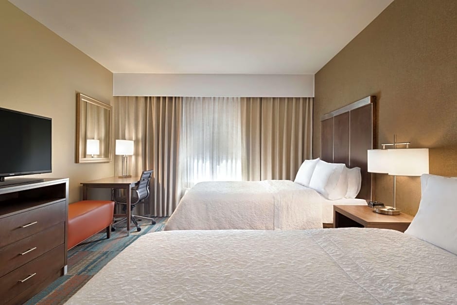 Photo 1 of 9 of 2 Queen Beds, Hearing/Mobility Accessible, Bathtub