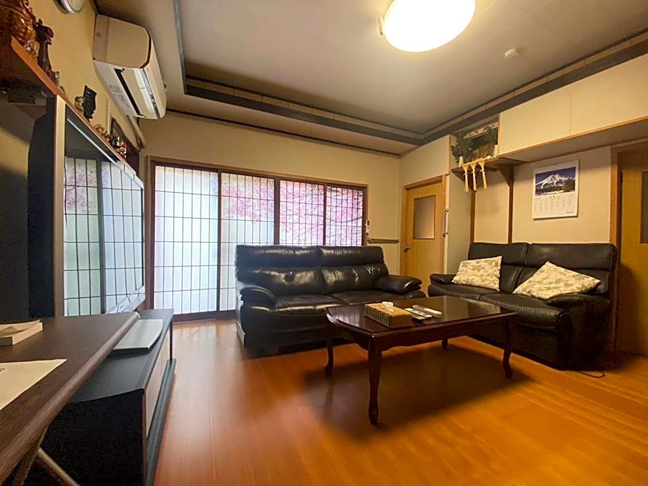 ゲストハウス アルベルゲ Guesthouse ALBERGUE SAKURA