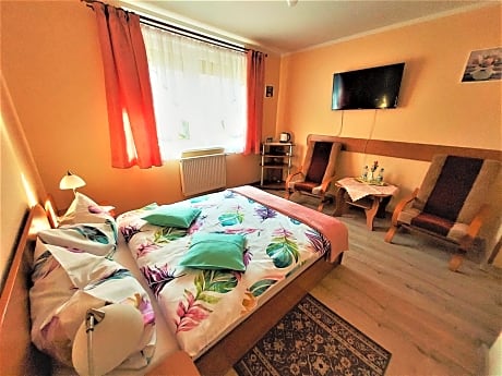 Deluxe Double Room with Shower