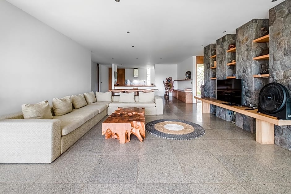 Jimbaran Balangan Beach Front Villa Nakar