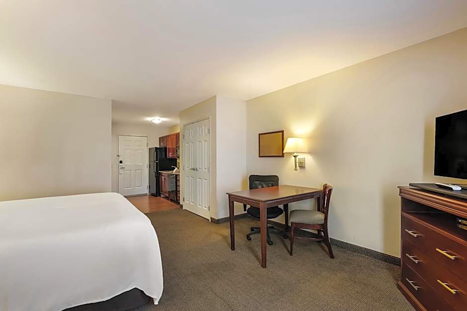 MainStay Suites Fitchburg - Madison