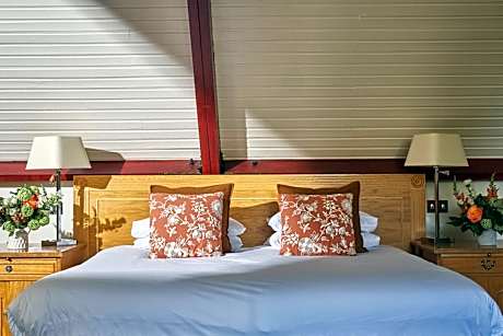 Superior Double or Twin with Feature