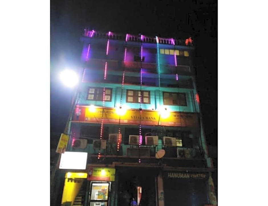 Goroomgo Central Guest House Agartala