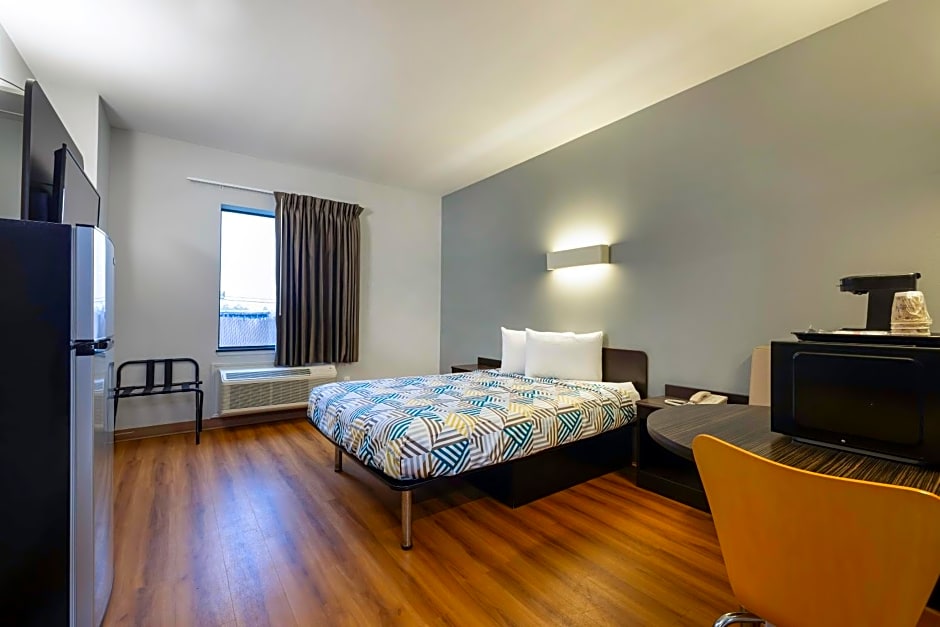 Motel 6-Texas City, TX - I-45 South