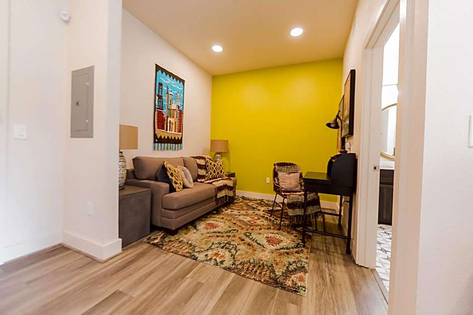 The Bishop Arts Hotel by Qresorts