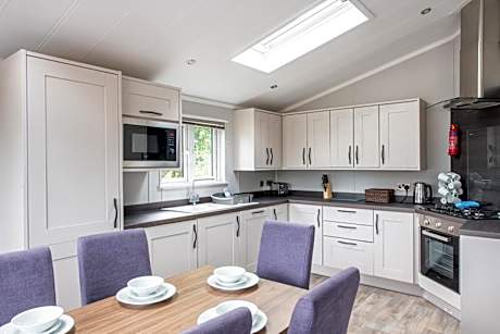 Indulgent 8 Berth Lodge