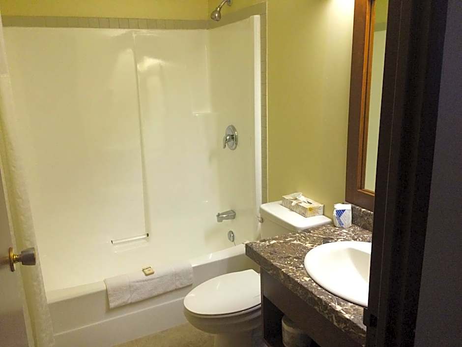 Coastal Inn Champlain