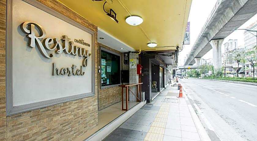 Restiny Hostel