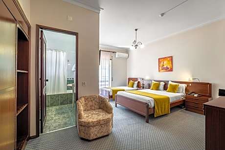 Standard Family Room
