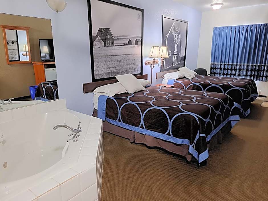 Super 8 by Wyndham Three Hills AB