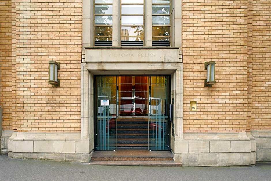 Deco Loft on Russell Street
