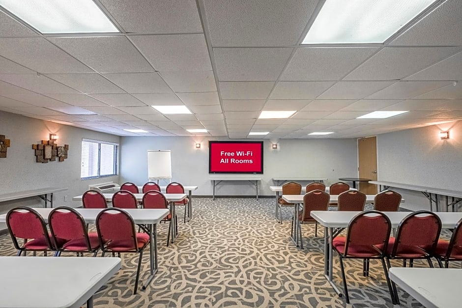 Red Roof Inn & Suites Mt Holly - McGuire AFB