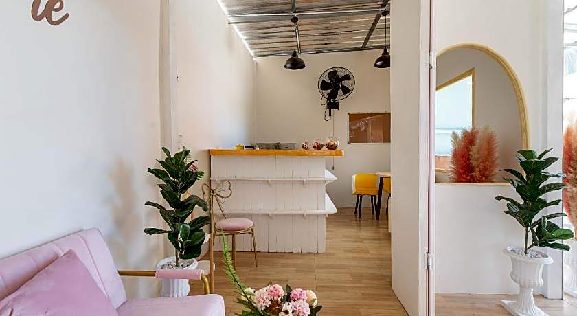 Brown Home Sattahip @ 19