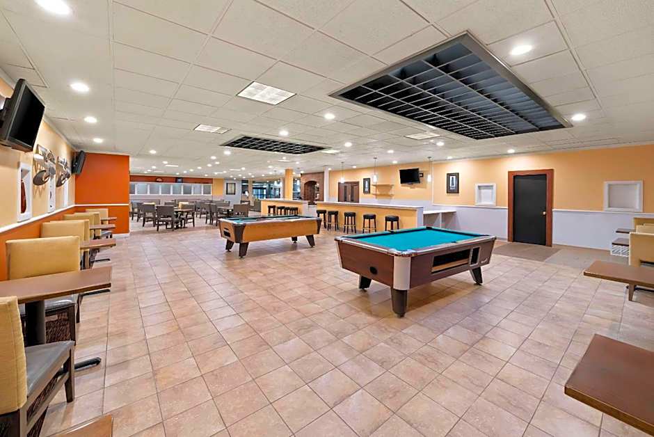 Clarion Inn and Suites Convention Center Kearney