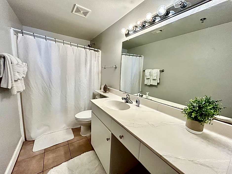 Amazing views! Great beachfront Panama City Condo