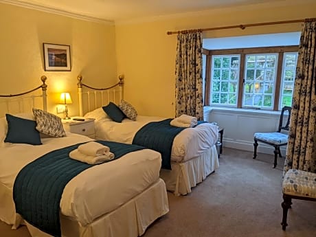 Superior Twin Room with Garden View