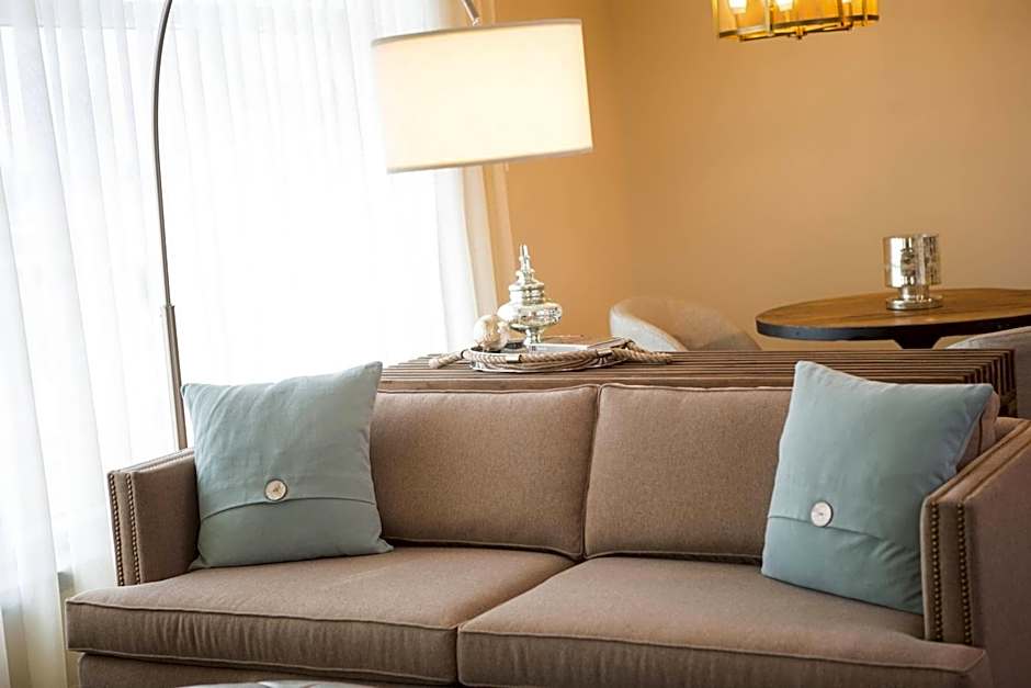 Renaissance by Marriott Allentown Hotel