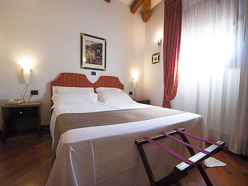 Hotel Alla Rocca Conference & Restaurant