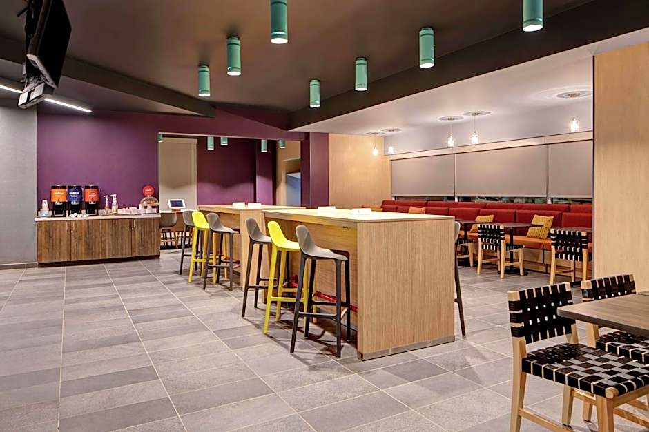 Tru by Hilton Oxford