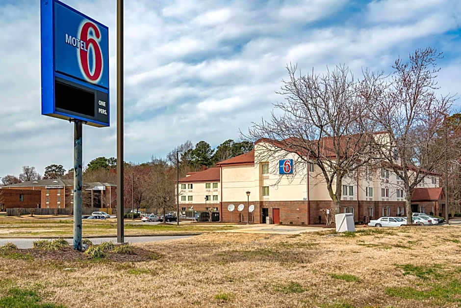 Motel 6-Rocky Mount, NC