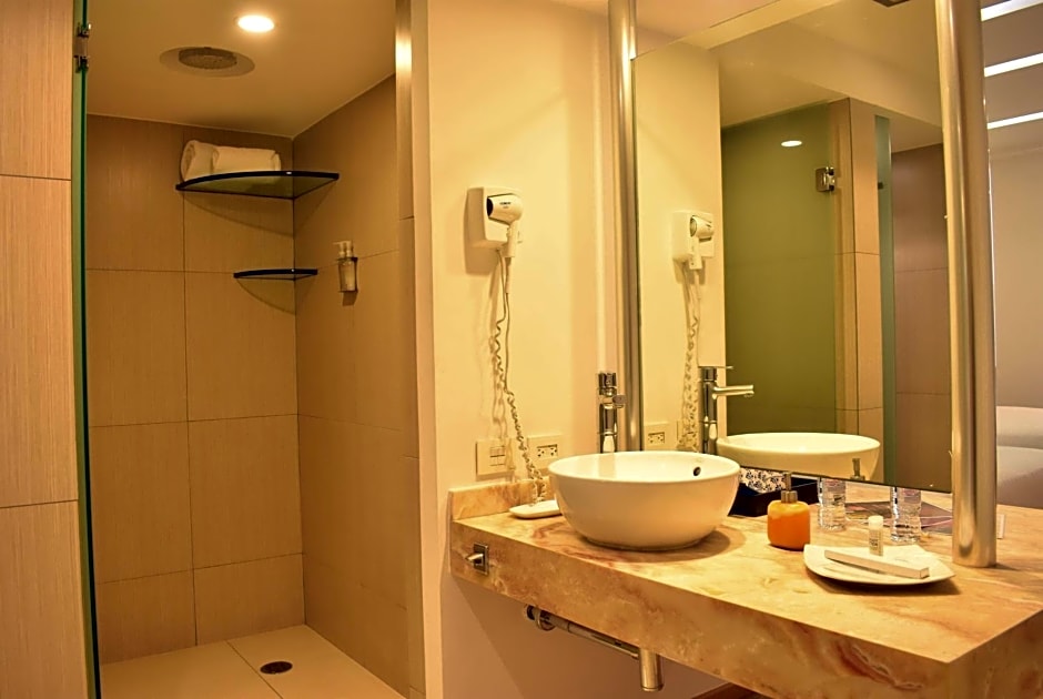Ramada by Wyndham Mexico City Santa Fe