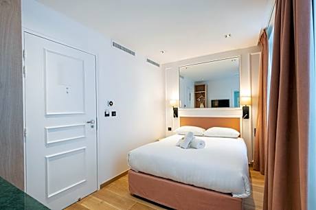 Superior Double Room with Street View