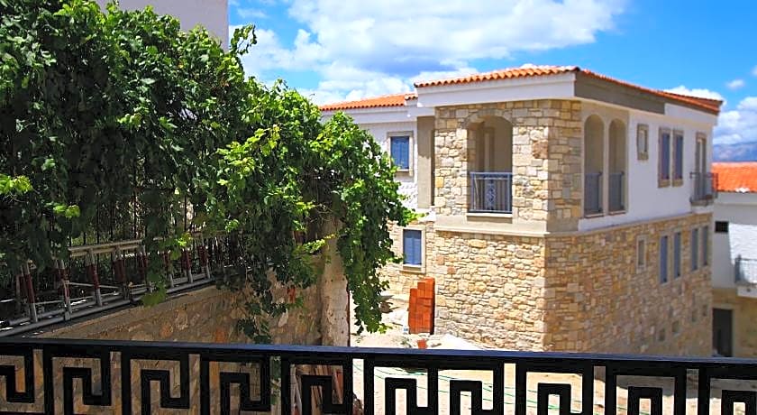 Çeşme Kale Taş Apart