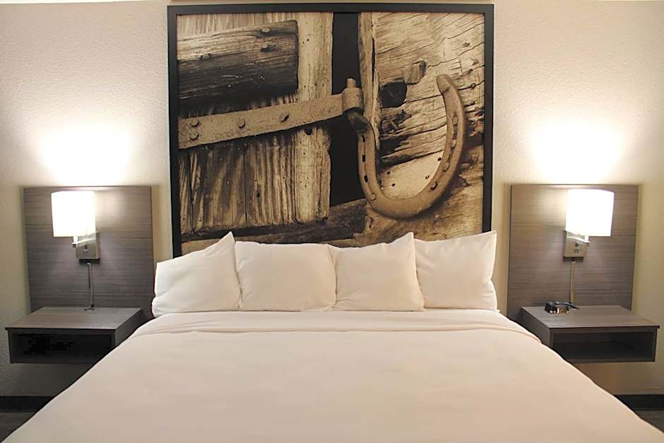 Boarders Inn and Suites by Cobblestone Lamar Missouri