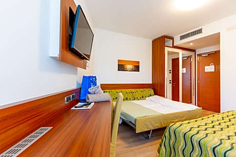 Family Room with 2 Extra Beds (2 Adults + 2 Children)