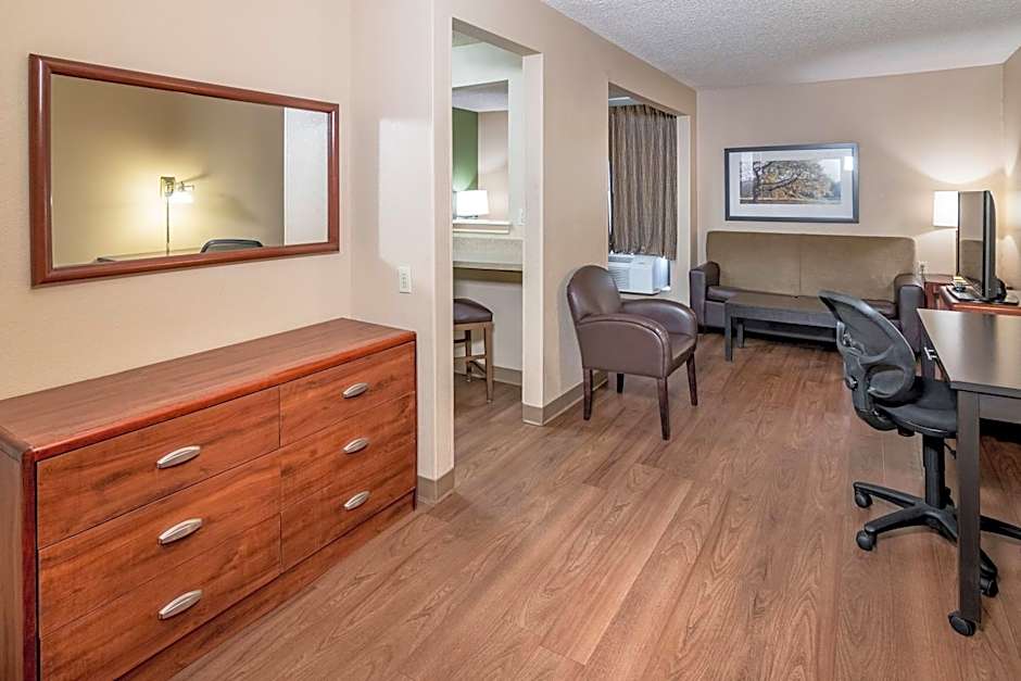 Extended Stay America Suites - Tulsa - Midtown