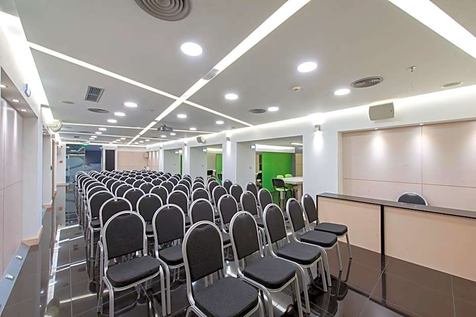 Semiramis City Hotel