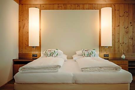 Triple Room with Garden View