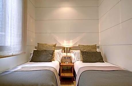 Deluxe Two-Bedroom Apartment