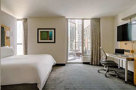 Superior King with Sofa Bed and View