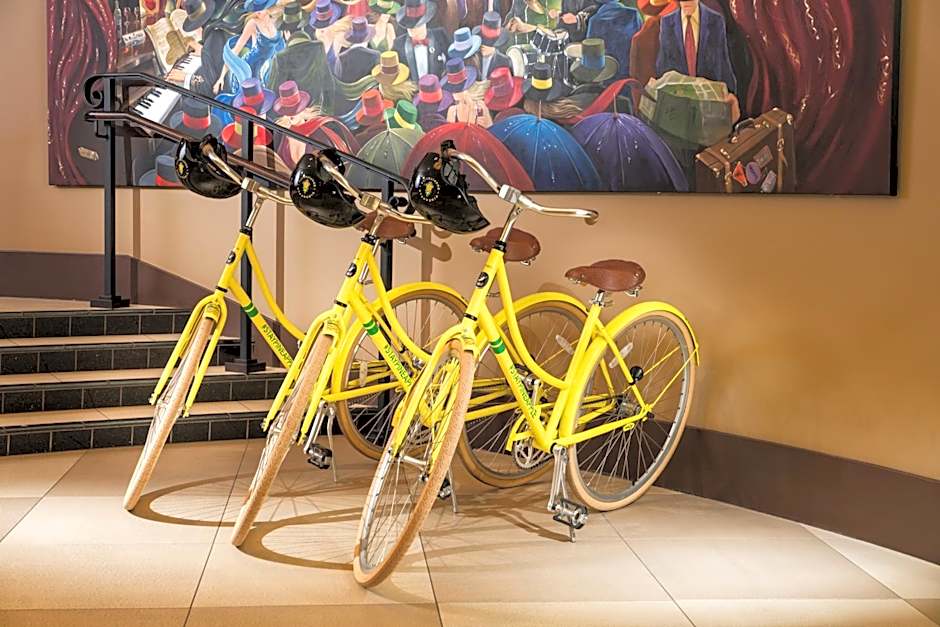 Staypineapple At The Maxwell Hotel