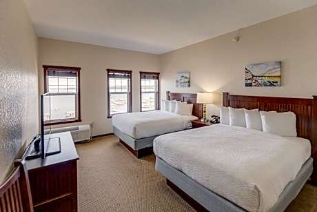 Two Queen Lakeside Room
