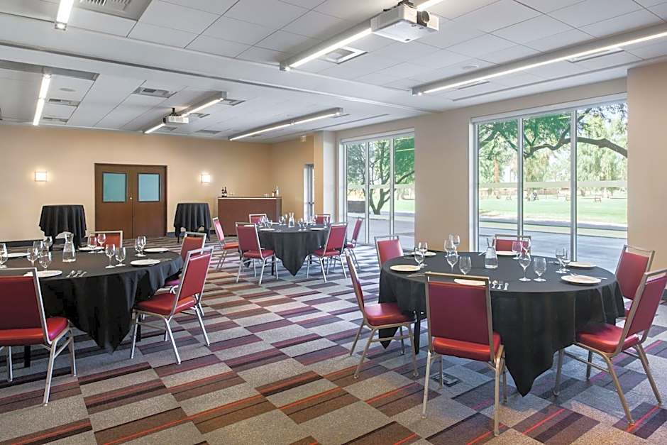 Four Points By Sheraton At Phoenix Mesa Gateway Airport
