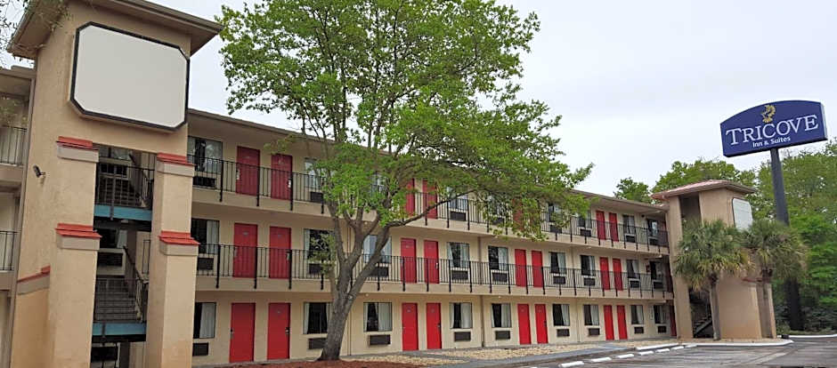 Tricove Inn & Suites