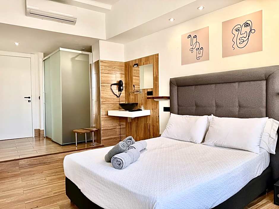 Ilustre - City-View Rooms with AC in Málaga's Old Town - Steps from Calle Larios and the Thyssen