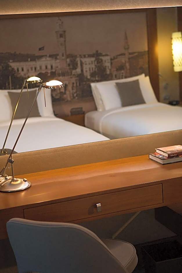 Renaissance by Marriott Izmir Hotel