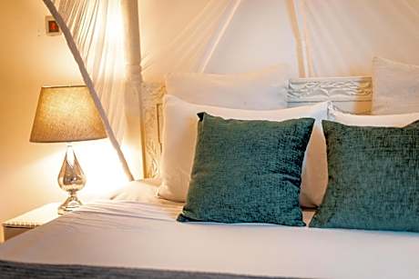 Apartment with Balcony and Semi-Sea View