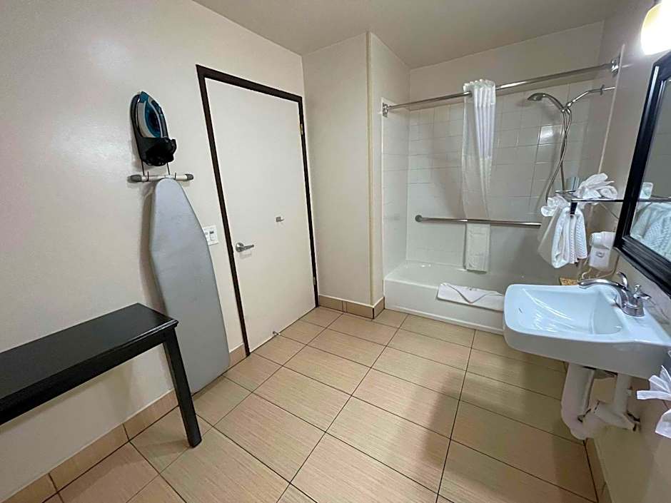 Quality Inn Ontario Airport Convention Center